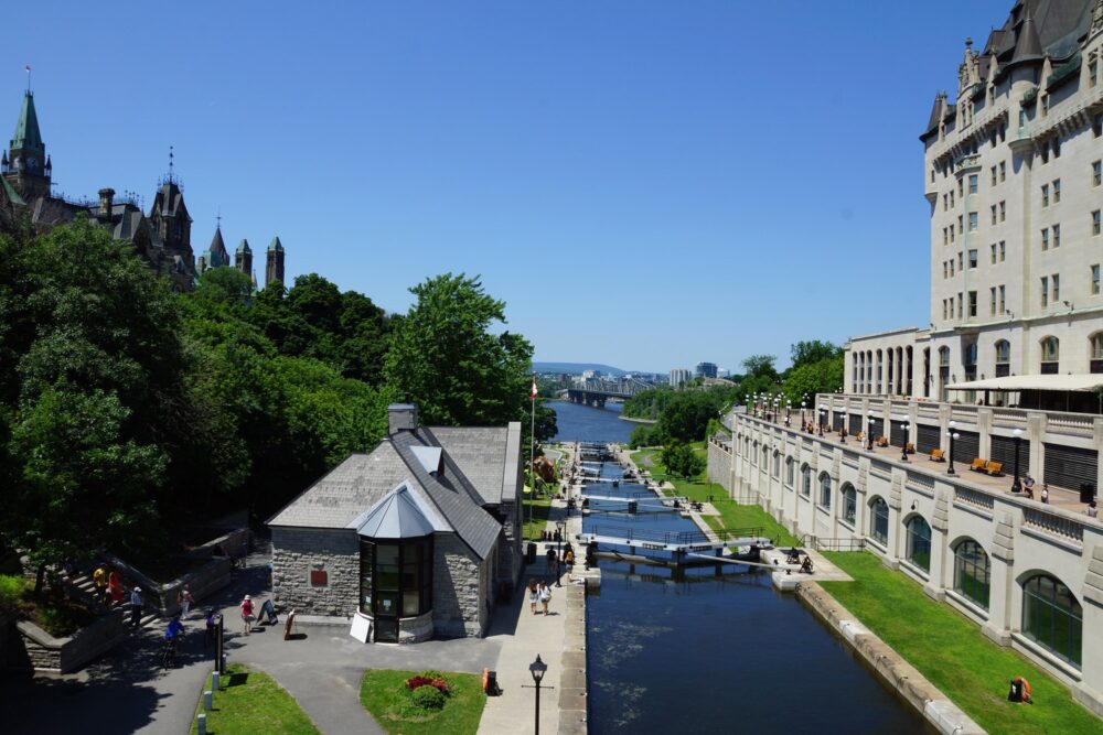 Le canal Rideau et sa longue écluse