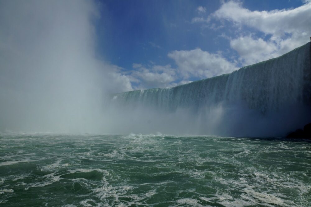 Face au mur d'eau